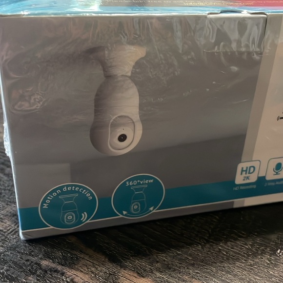 NEW NIB LAVIEW WIFI WIRELESS SMART CAMERA CAN SCREW IN LIGHT SOCKET - Picture 3 of 5